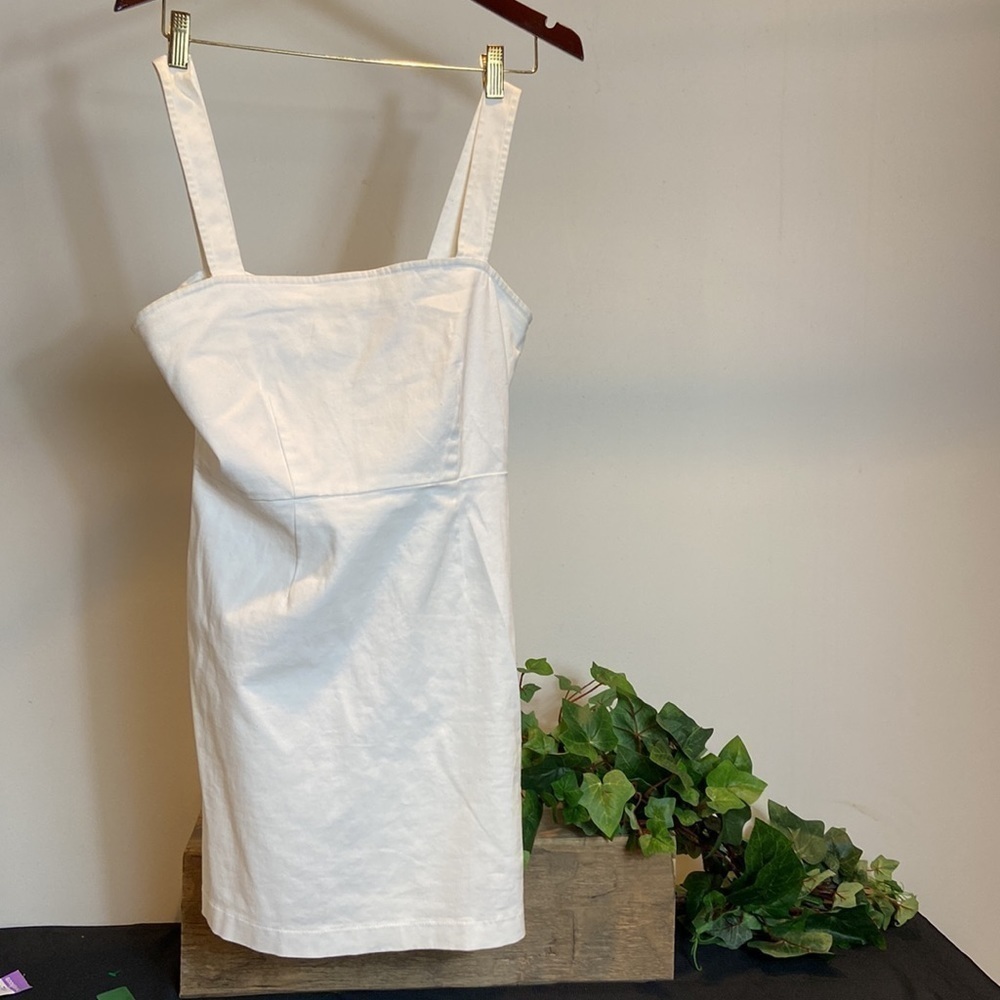 Forever 21 White Jumper Side Button - Picture 2 of 11